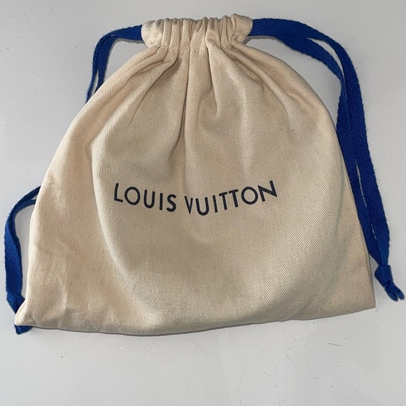 SOLD! Loui Vuitton Reversible Belt Size 75 - Picture 6 of 8